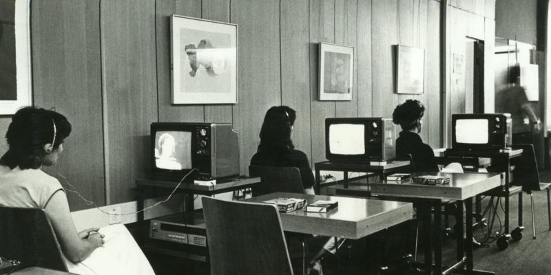 Watching_video_films_in_the_Haifa_University_library_the_1980s